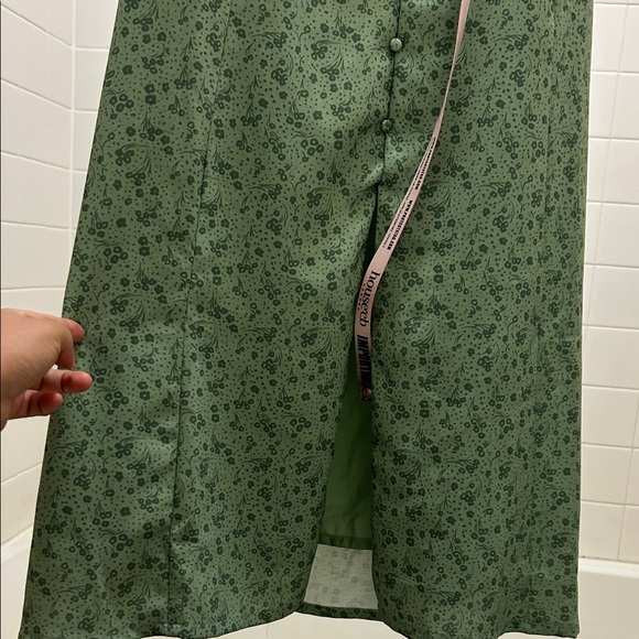 🖤NWT🔺HOUSE OF CB CORNELIA
Green Tonal Floral Midi Dress - Picture 4 of 14